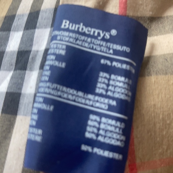 Beautiful Burberry jacket - Picture 5 of 7